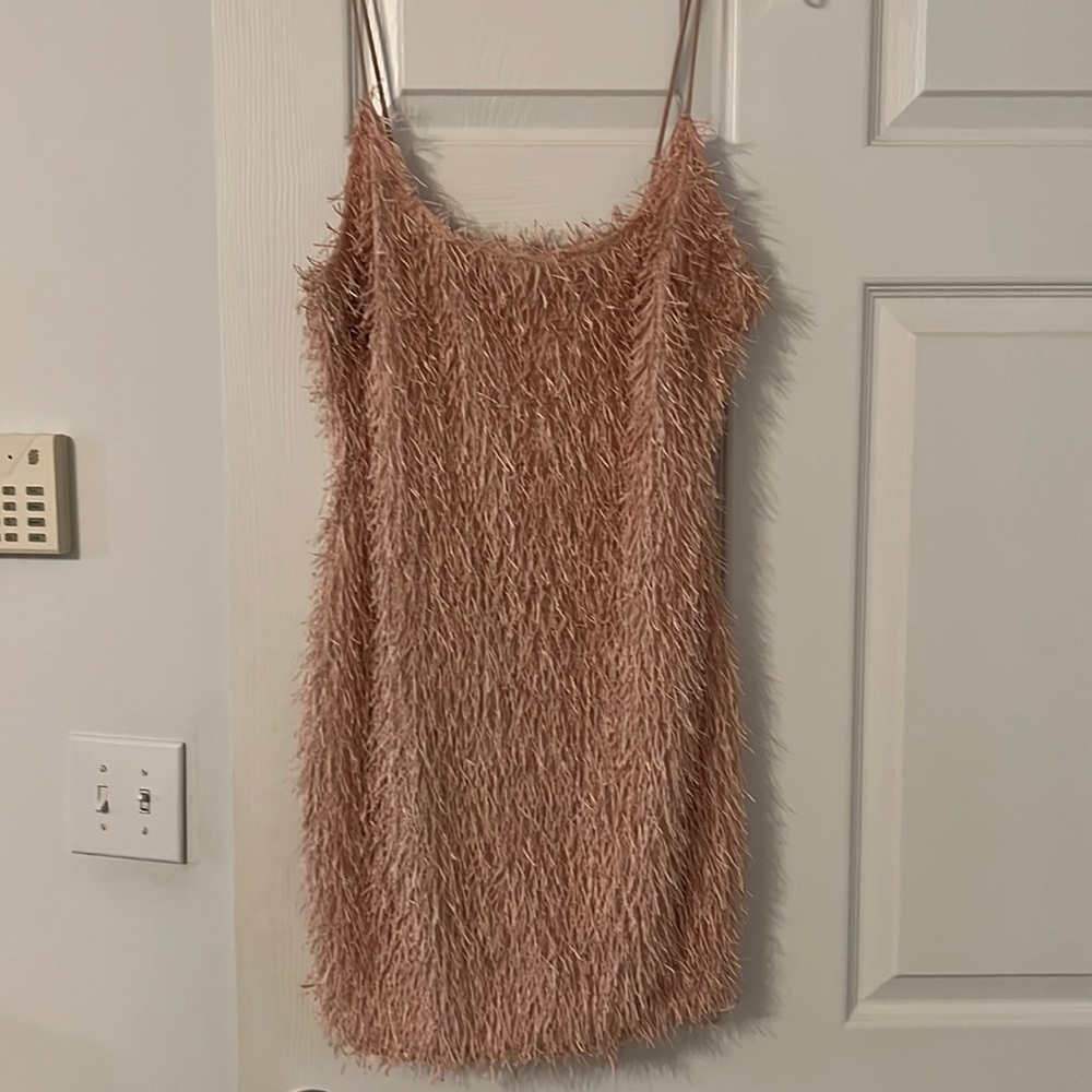Misguided brand fun three dimensional pink sleeveless dress. - Picture 1 of 6